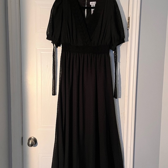 Kate & Lily Lace Maxi Dress - Picture 2 of 3